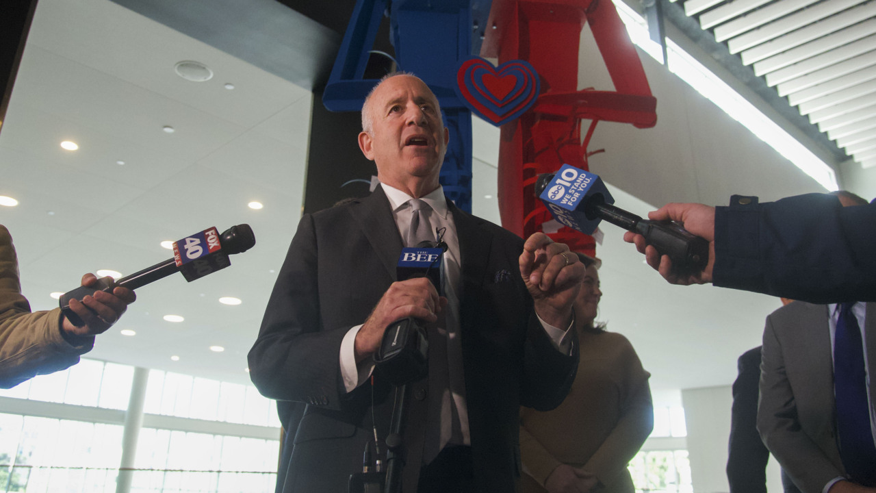 Sacramento Mayor Steinberg offers a vision of downtown with fewer office towers, more apartments