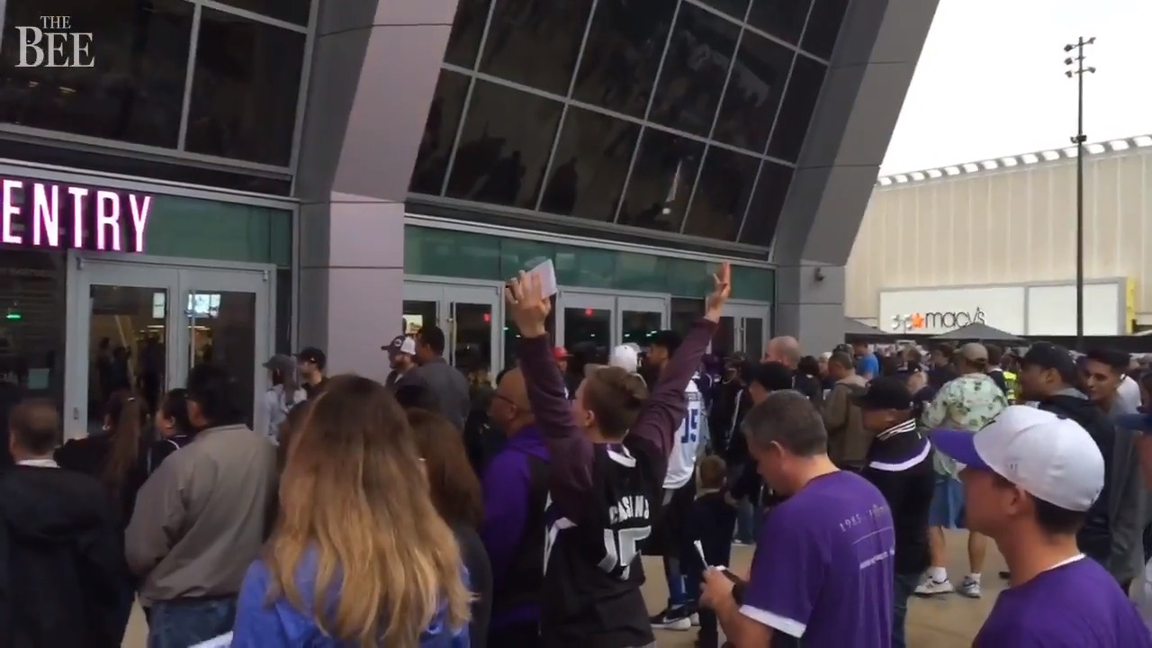 Golden 1 Center doors open, cowbells clang for Kings home opener
