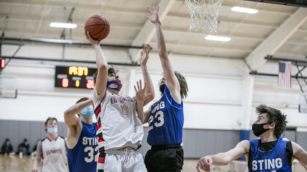 What does Illinois high school basketball look like during COVID?