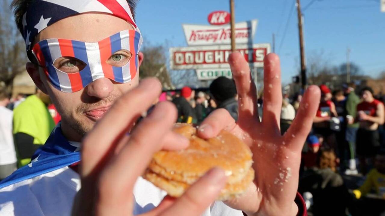 Thousands eat and run in the Krispy Kreme Challenge