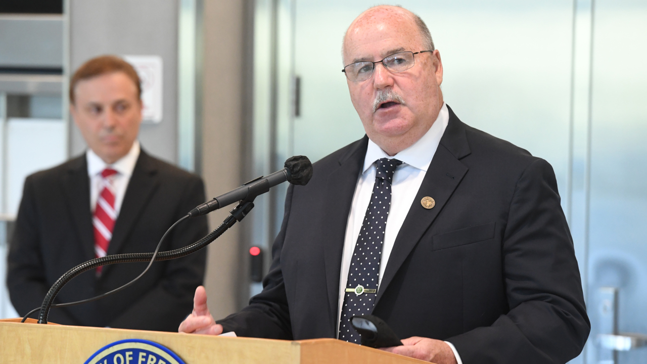 Clovis official says mayor was ‘used’ by Fresno’s Bredefeld. Mayor says it’s not true