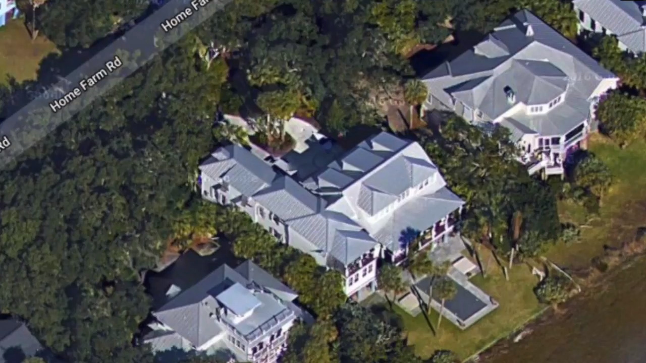 Is ‘Major League’ actor Tom Berenger leaving Beaufort Co.? His stuff is up for sale