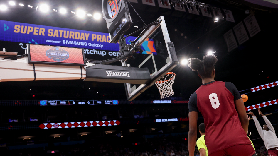 Sights and sounds from Gamecocks practice at Mortgage Matchup Center in Phoenix