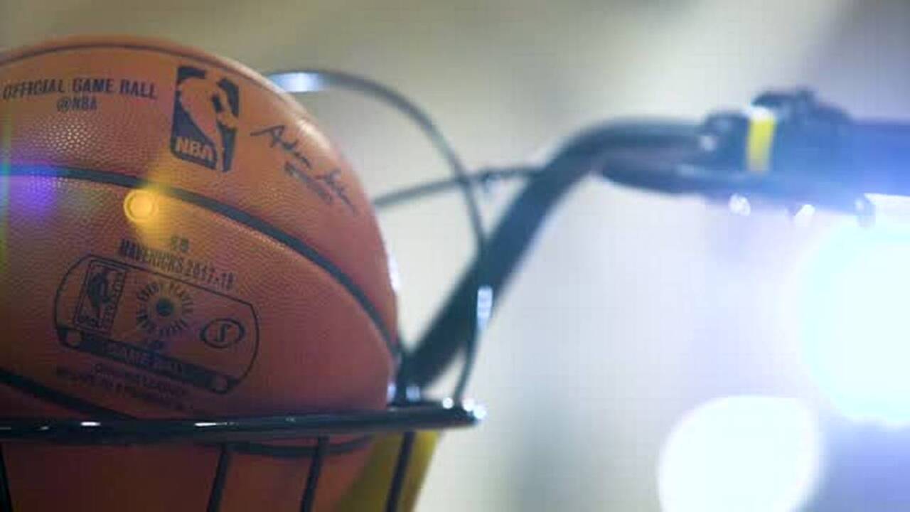 Barea continues Hurricane Maria relief effort by sending bikes to Puerto Rico