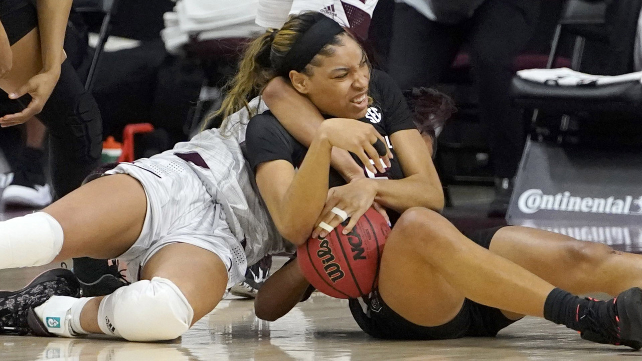 South Carolina battles Texas A&M in women’s basketball action