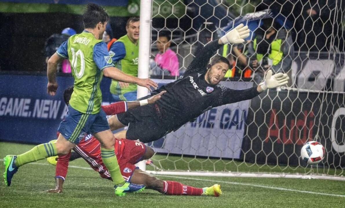 A score to settle? Sounders answer that by scoring often in 3-0 win over FC Dallas