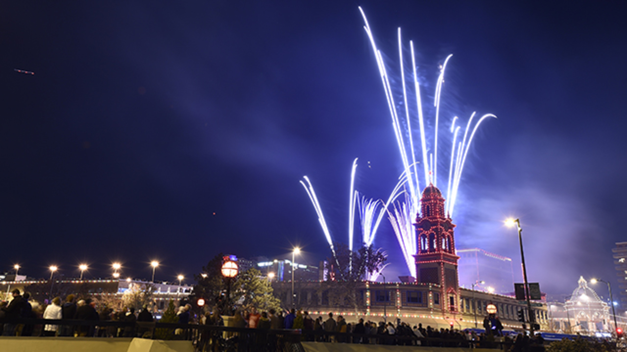 Watch the Thanksgiving Plaza lighting ceremony and fireworks show