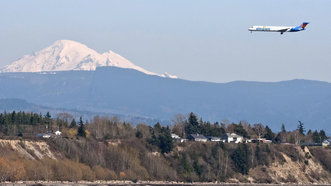 Here’s why Bellingham’s airport is seeing more passengers, but fewer flight cancellations