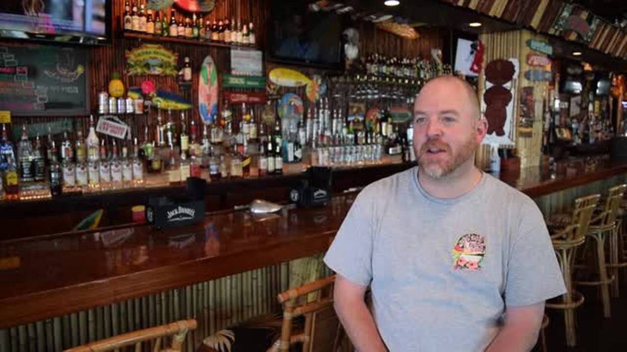 Bryan Bomar at 8th Ave. Tiki makes his 'Purple Haze Lemonade' in this week's pour | Hot Pour 