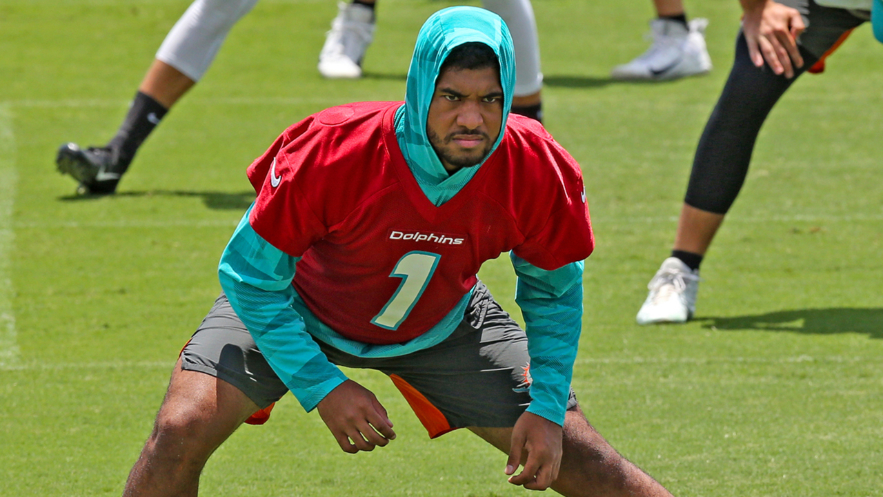 Flores discusses his conversations with Tua Tagovailoa plus update on Melvin Ingram, minicamp