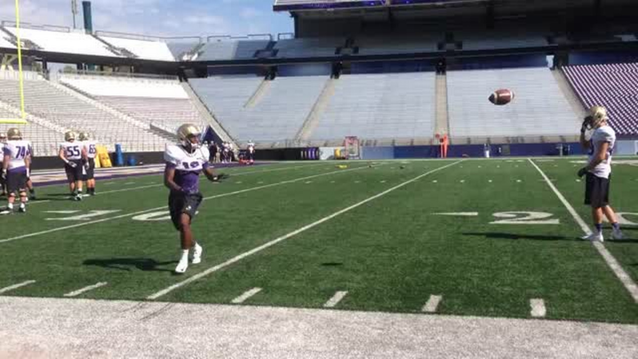 VIDEO: Wide receiver sideline drill at UW practice
