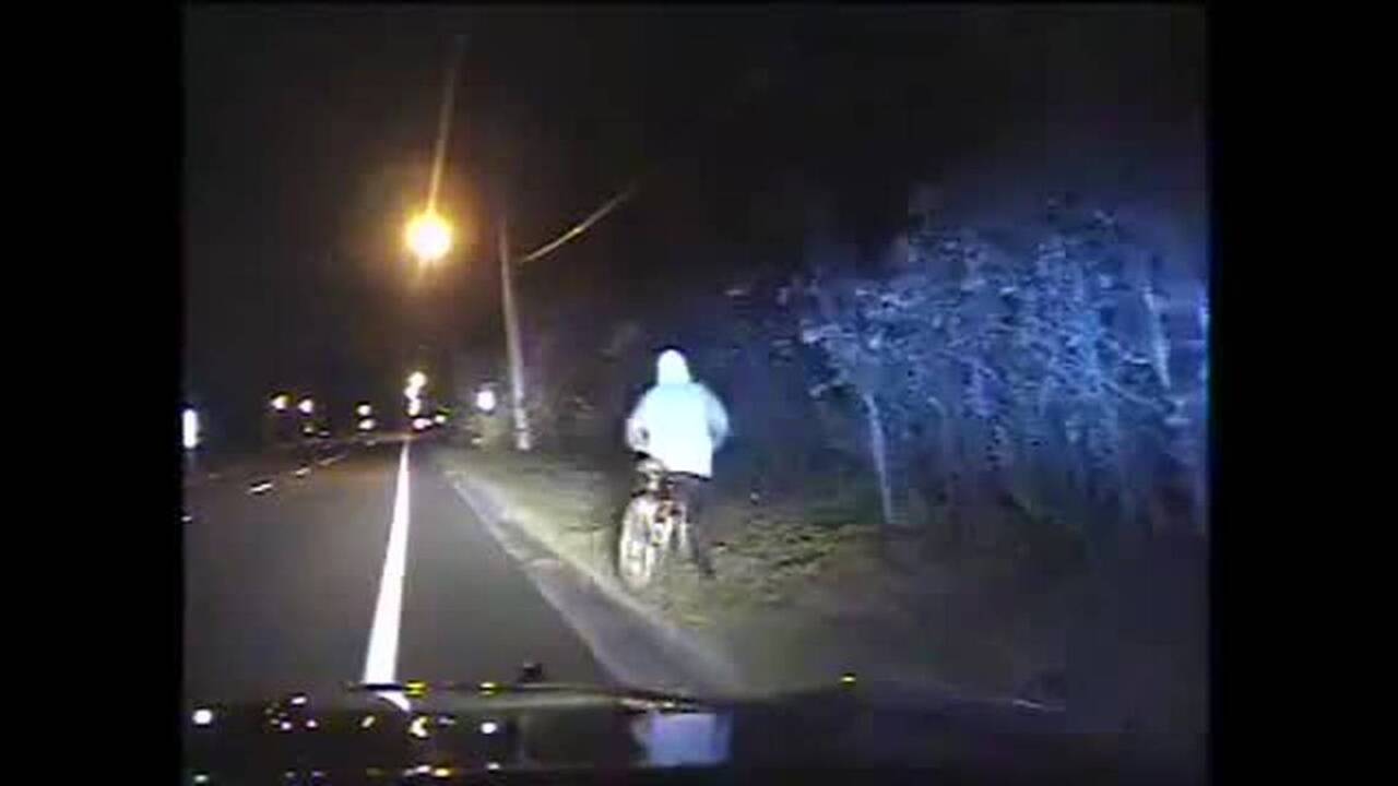 Florida cyclist fires at police officer during traffic stop (Video ...