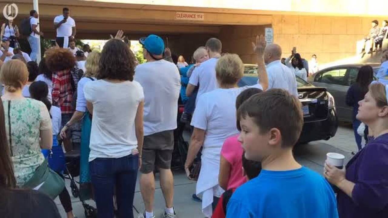 Circle of peace: Diverse crowd prays in wake of Charlotte’s turmoil