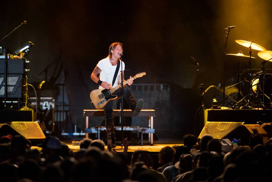 Watch Keith Urban in concert at the Mid-State Fair