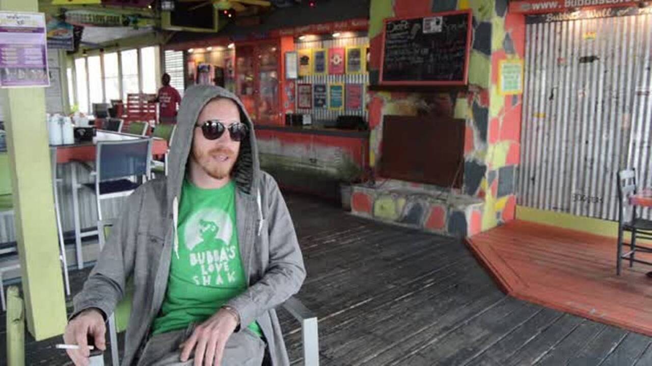 Ghosts, aliens, and the Blairy Navel with Noah Byrne at Bubba's Love Shak | Hot Pour