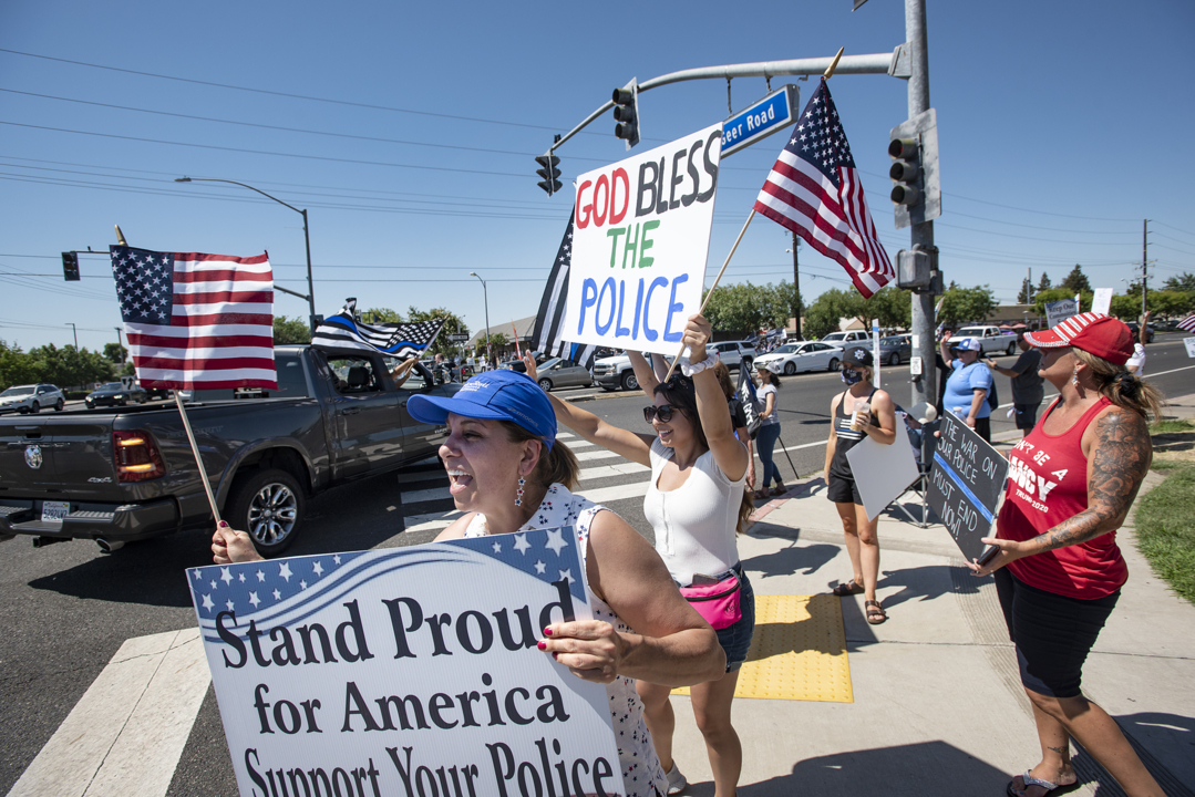 Sights and sounds from Turlock, CA ‘Back the Badge’ rally (Video ...