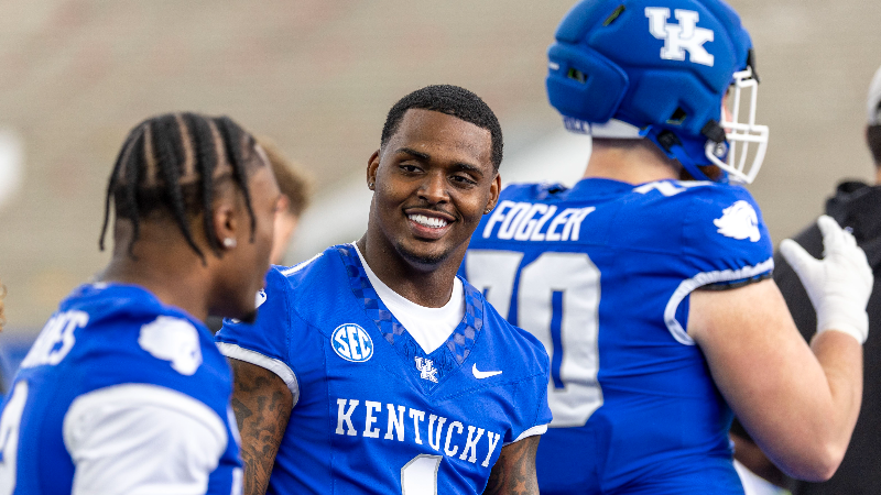 ‘We all want each other to be great.’ CJ Baxter leads UK’s new running back room