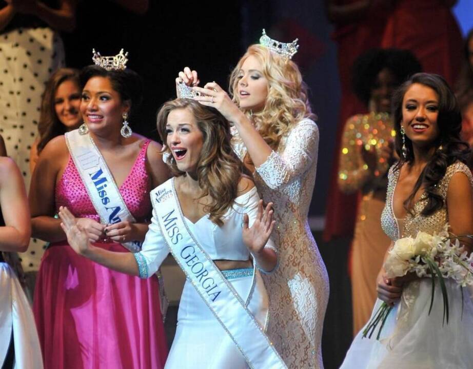 Former Miss America Betty Cantrell talks career, wedding plans and “Say Yes to the Dress”