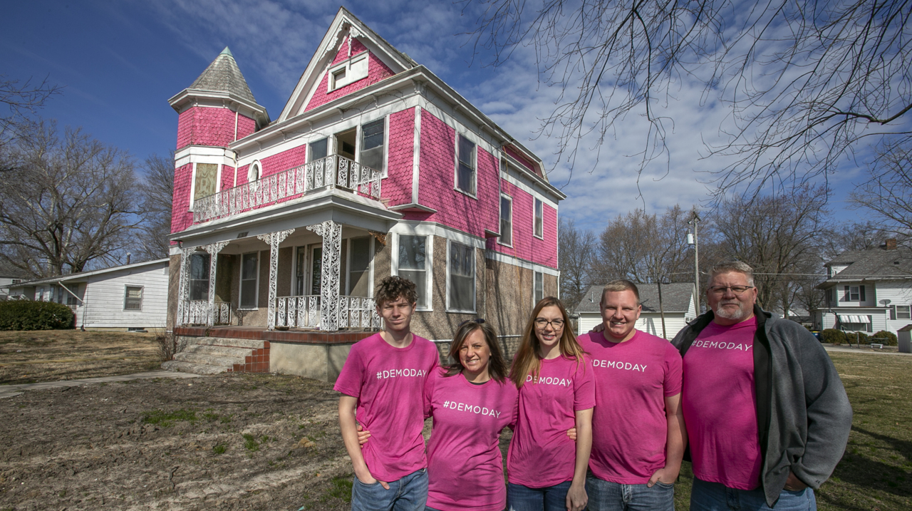 Aviston, IL, police chief is new owner of The Pink House