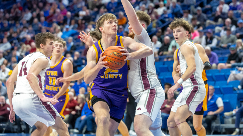 Slideshow: Lyon County survives Ashland Blazer in Boys’ Sweet 16