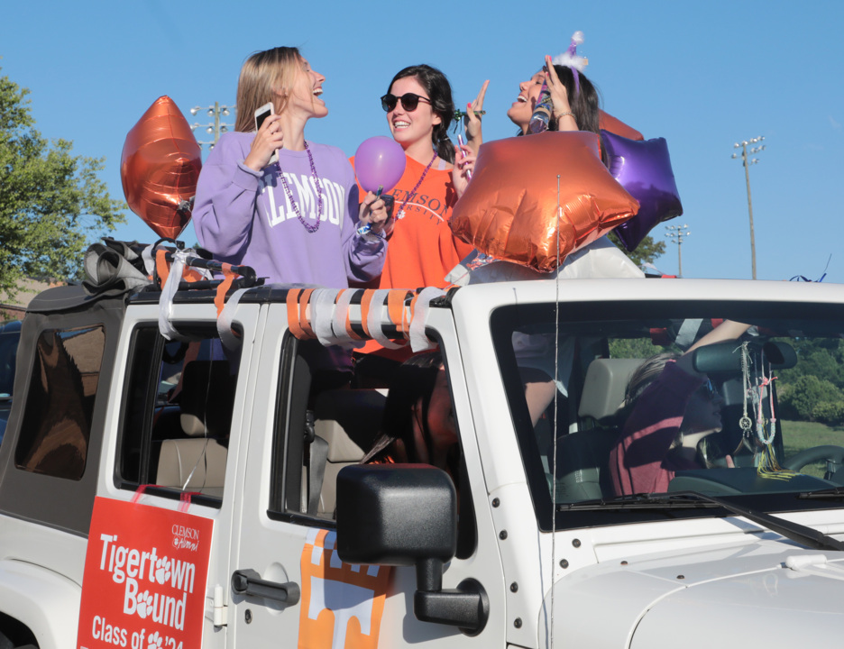 Parade gives Fort Mill High seniors a ‘little, little’ taste of celebration