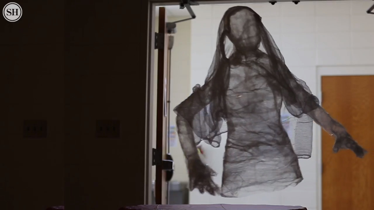 How to make a Halloween ghost using cellophane and a friend