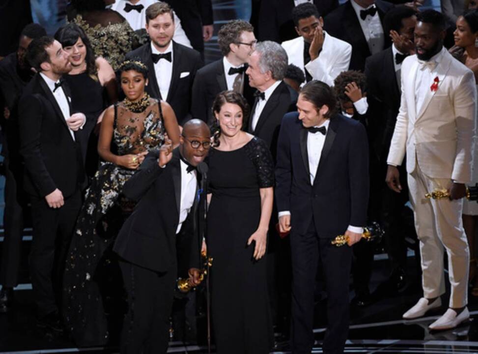 'Moonlight' cast reacts after Oscar mistake