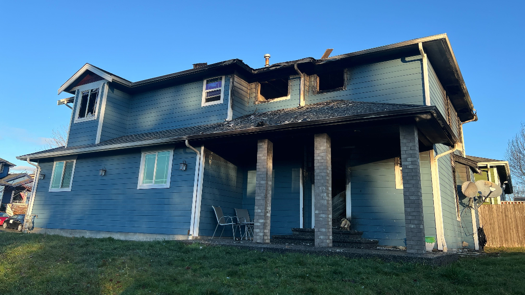 No injuries reported after suspected kitchen fire destroys Bellingham home