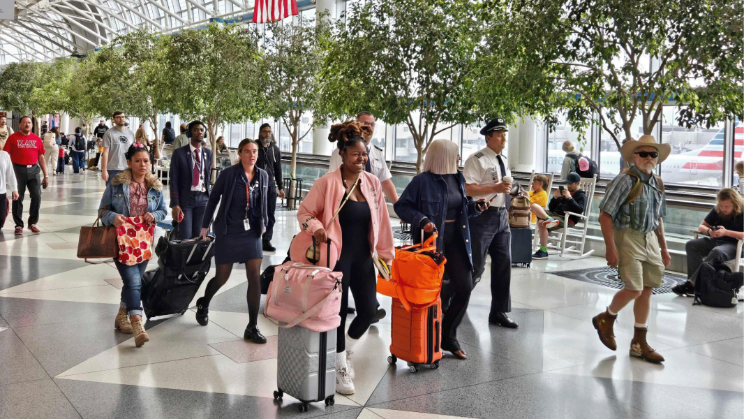 How are Charlotte airport passengers feeling about the shoes on TSA change?