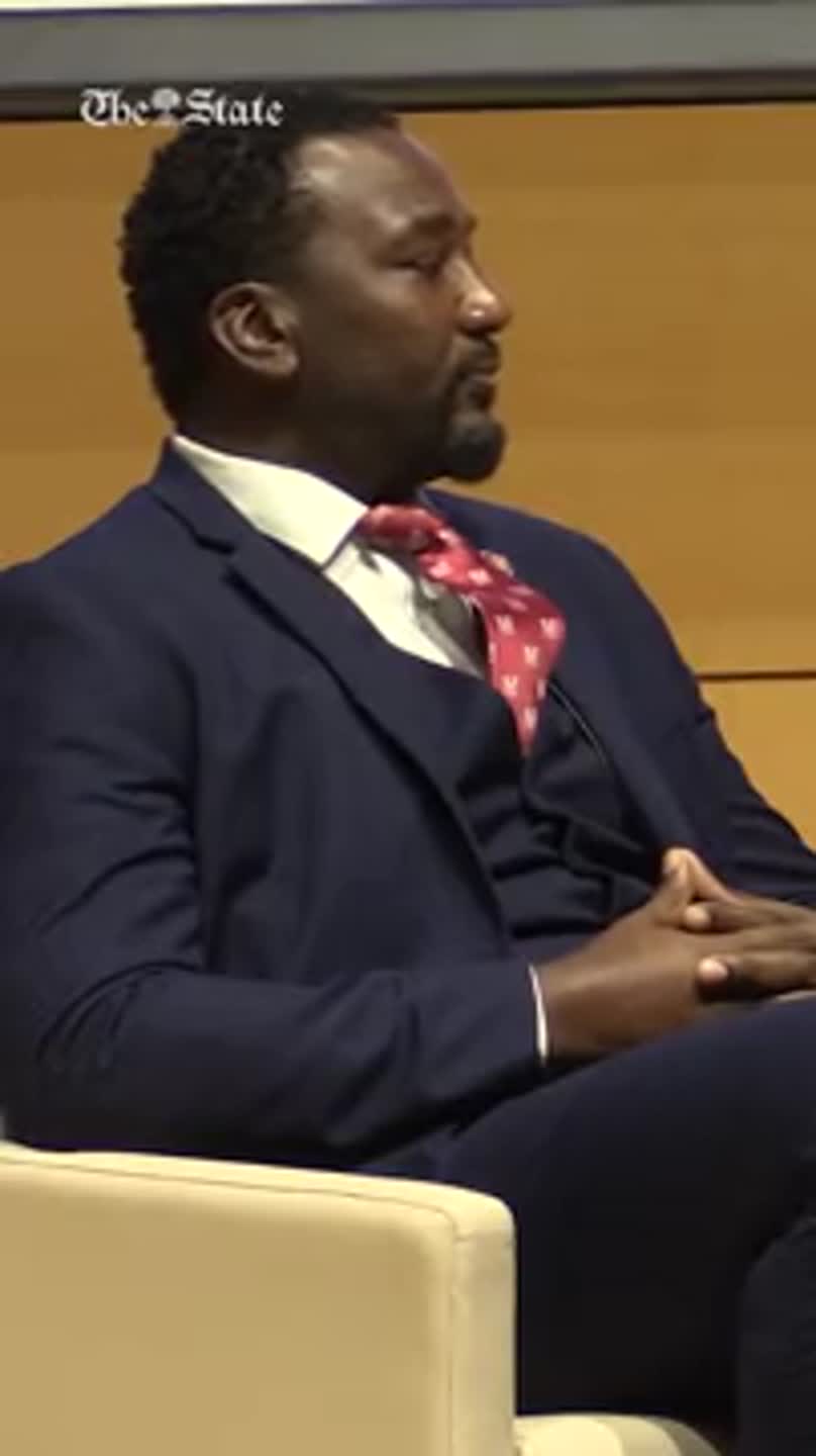 Jermaine Johnson loves the show "You"