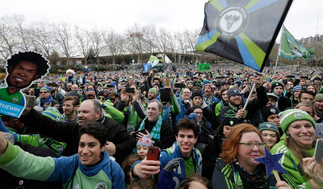 Sounders celebrate MLS Cup win with fans at rally in Seattle