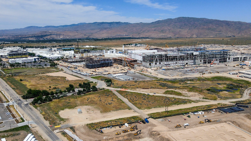 Micron unveils plans for large Boise Airport hangar. What’s behind the plans?