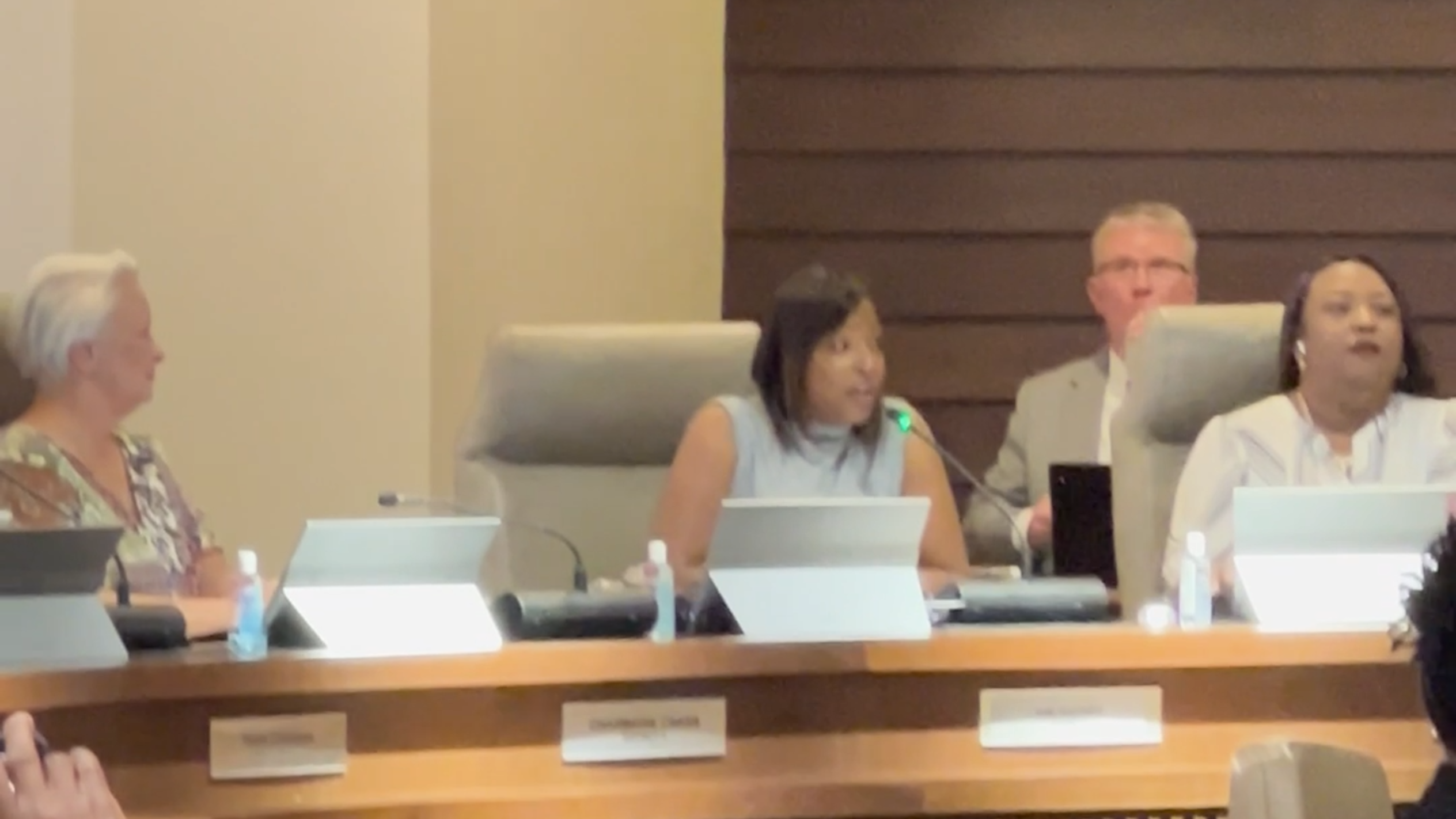 Columbus Councilor Simi Barnes sworn-in to fill her late father's seat