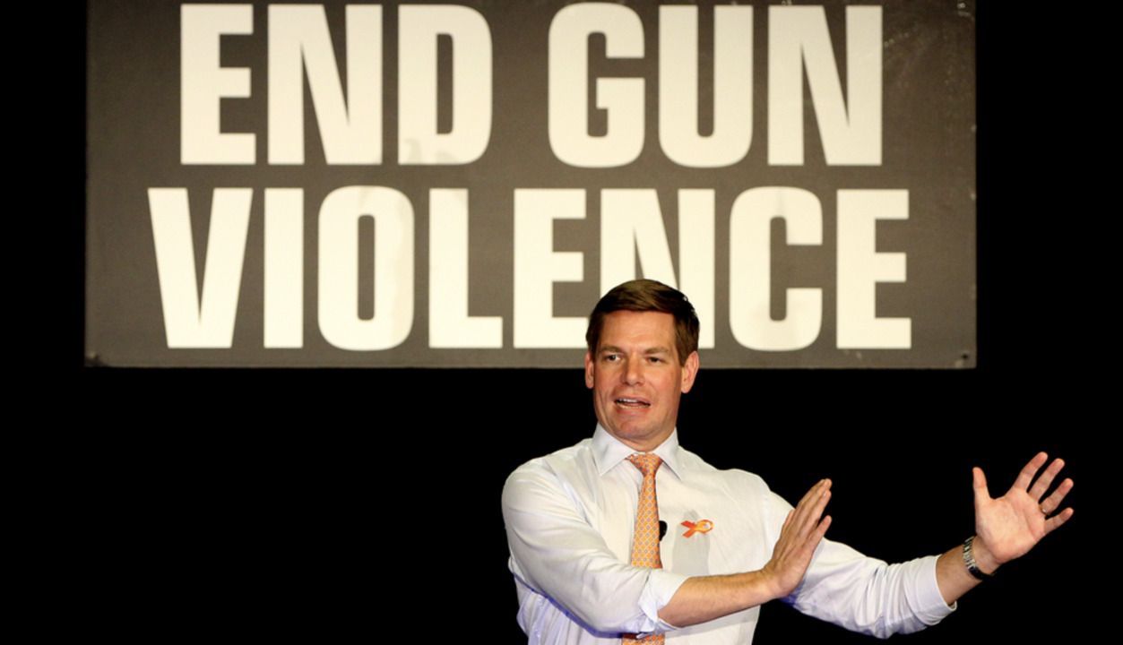 With Parkland support, Swalwell ‘catapults’ gun safety into the race for president