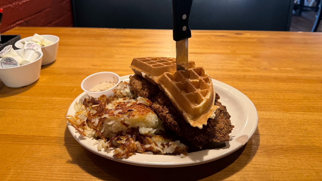 Chill vibes + massive portions: Reviewing Eddie's Place in Cotswold
