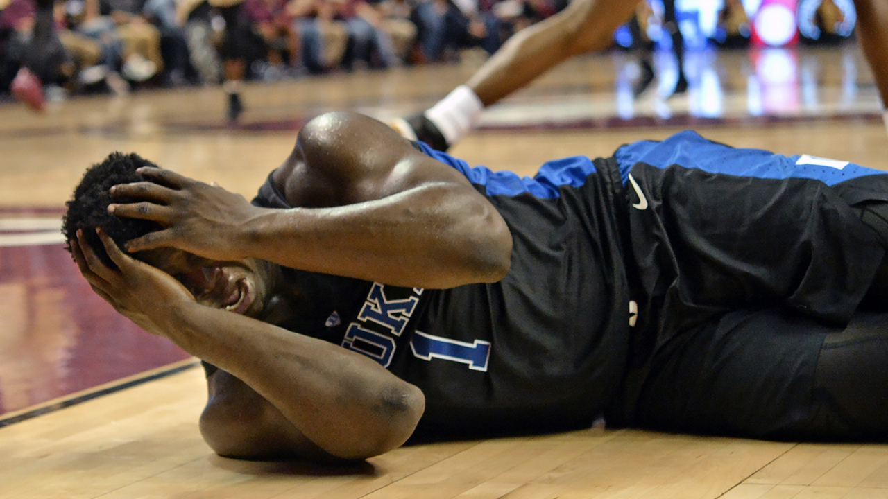 Duke star Zion Williamson poked in left eye, suffers double vision
