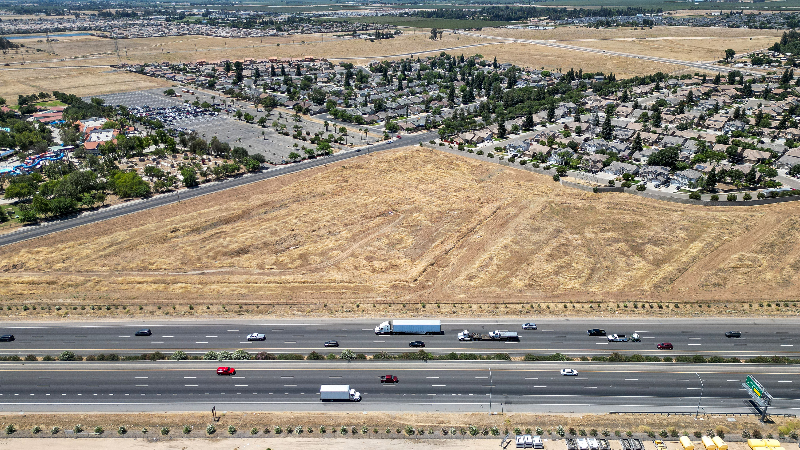Truck yard again proposed next to these Fresno homes. Neighbors keep fighting back