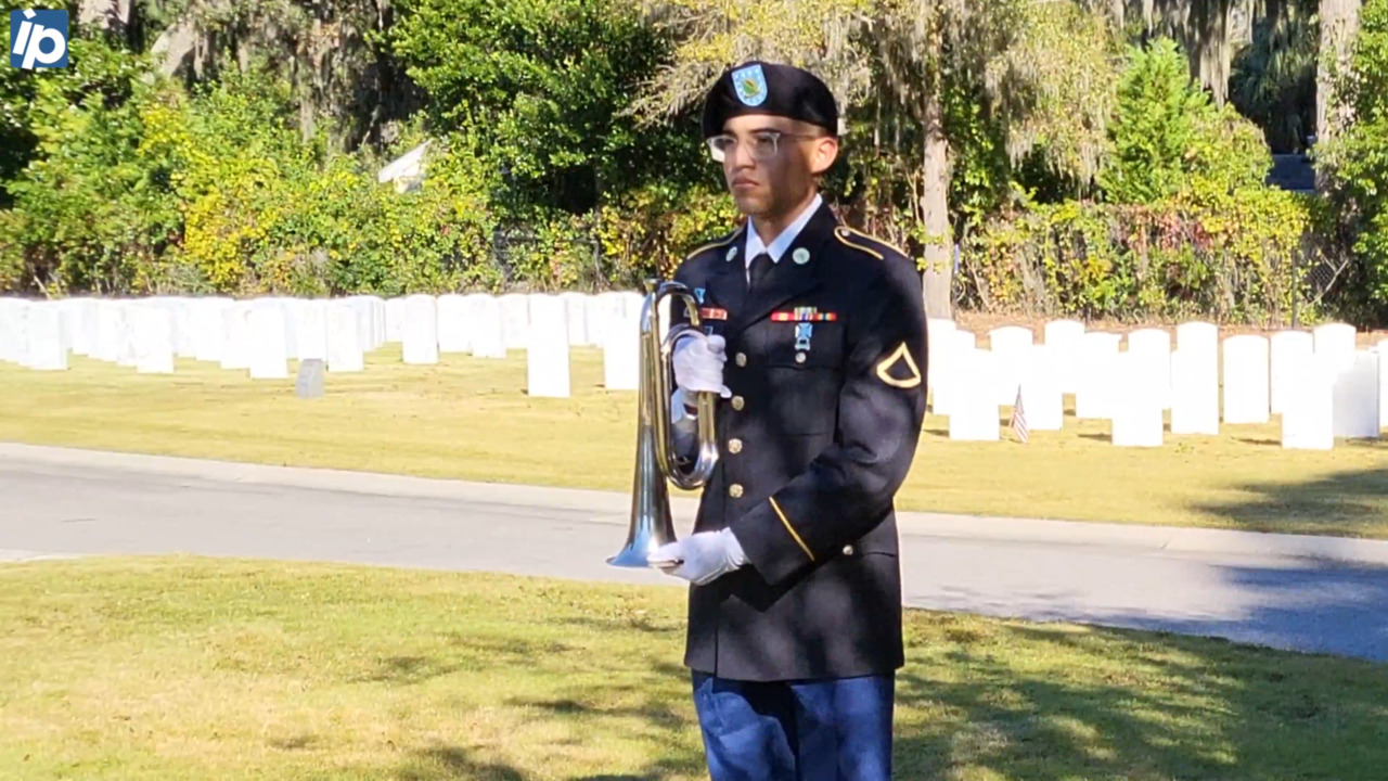 Military honors for WWII vets, husband and wife at Beaufort National Cemetery