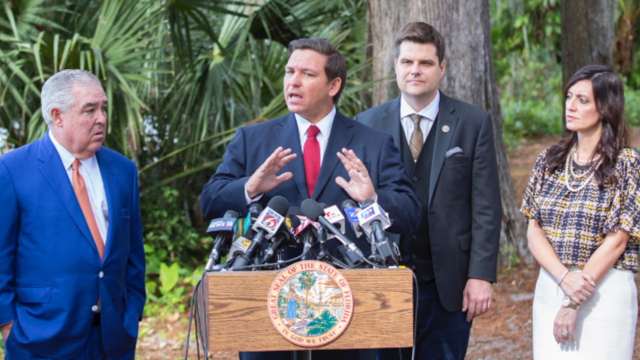 DeSantis tasks Legislature with dropping Scott-era ban on smoking medical marijuana