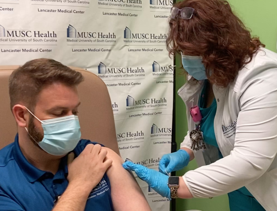 ‘Thank God’: Nurses, doctors first to get coronavirus vaccine at Lancaster hospital