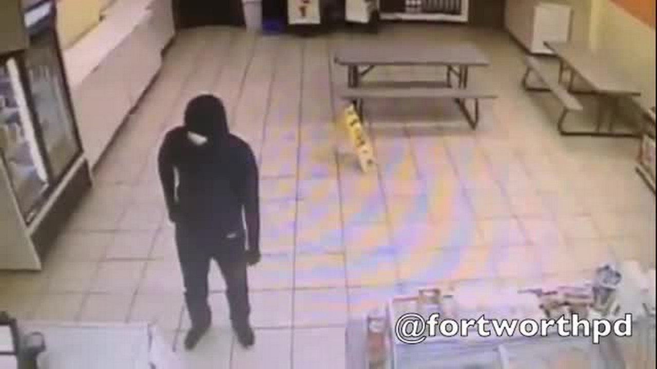 Fort Worth police seeking serial robbery suspect | Fort Worth Star-Telegram