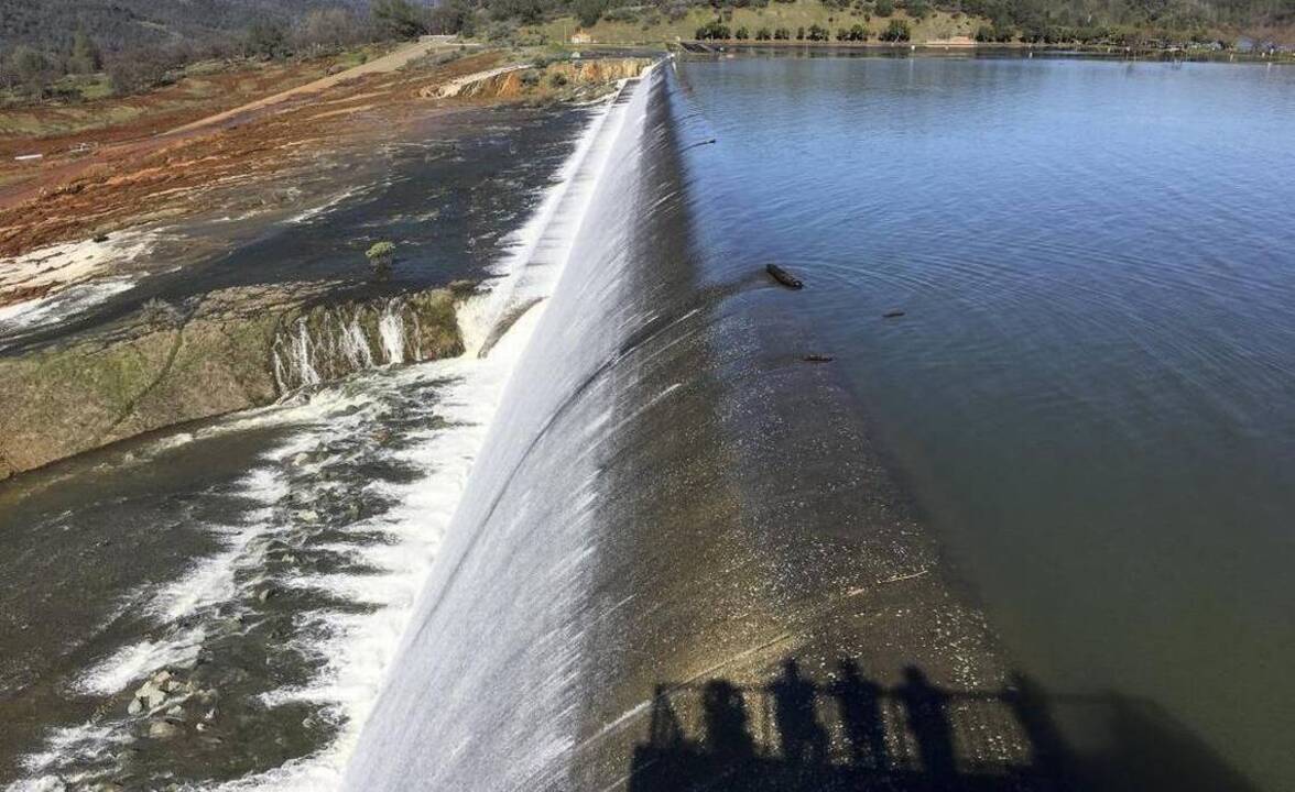 What you need to know about the massive Oroville dam emergency in California