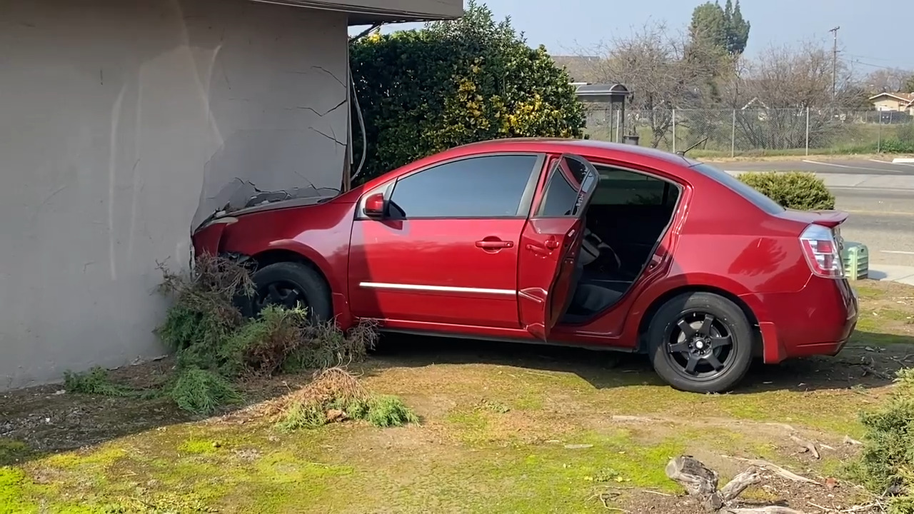 Crash into Clovis house a possible DUI, police say. Store employees had called to report him