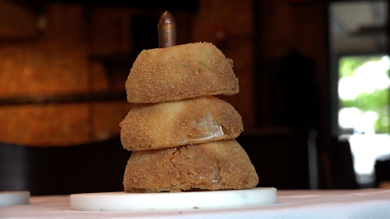 Here’s how Jack Stack Barbecue makes its colossal onion rings